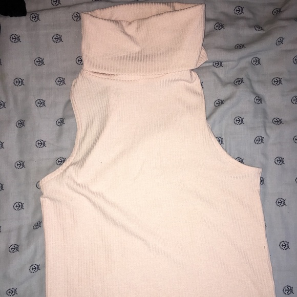 Light pink turtle neck top - Picture 2 of 2